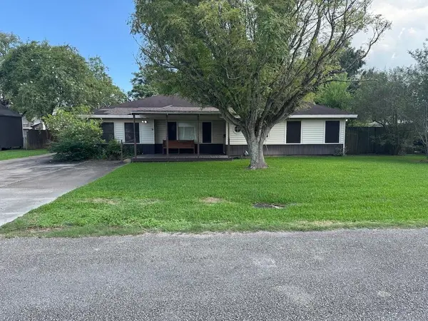 2405 Avenue C, Nederland, TX 77627