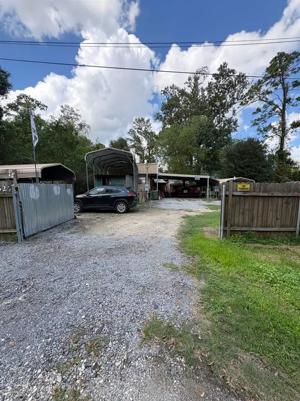 3627 Brent Drive, Orange, TX 77632