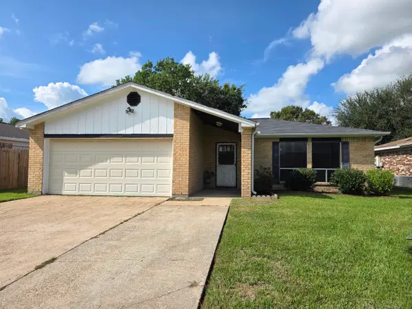 8601 Lynwood Ln, Port Arthur, TX 77642