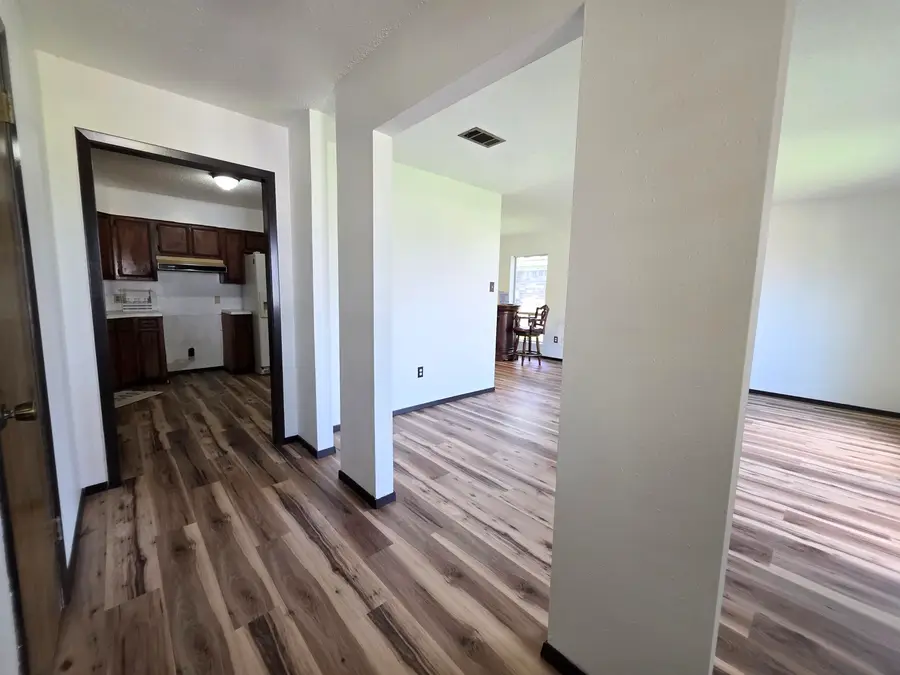 8601 Lynwood Ln, Port Arthur, TX 77642 - #2