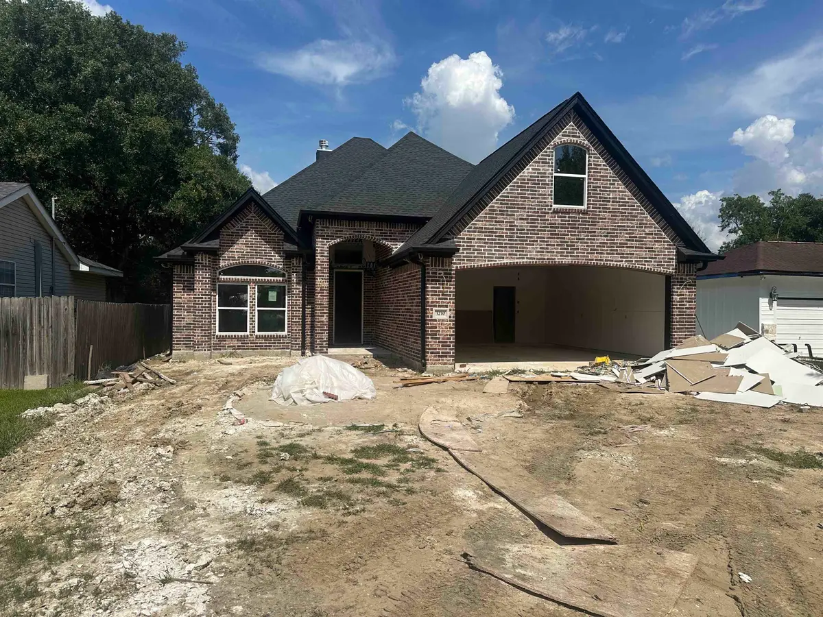 3210 Maple Ave, Groves, TX 77619 - #1