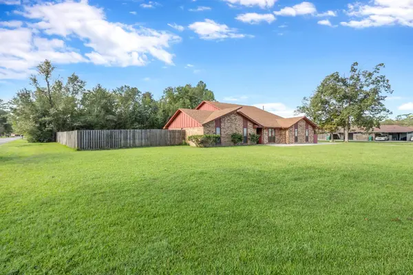 1509 Dawnwood, Orange, TX 77632