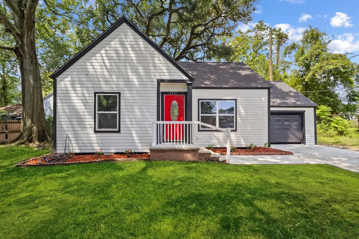 4241 Forest Dr, Port Arthur, TX 77642 - #1