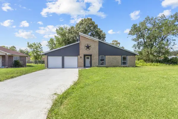 5935 Falcon Ln, Beaumont, TX 77708