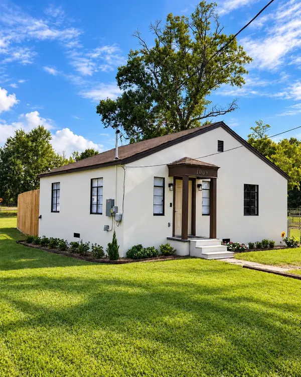 1009 Henderson, Orange, TX 77630