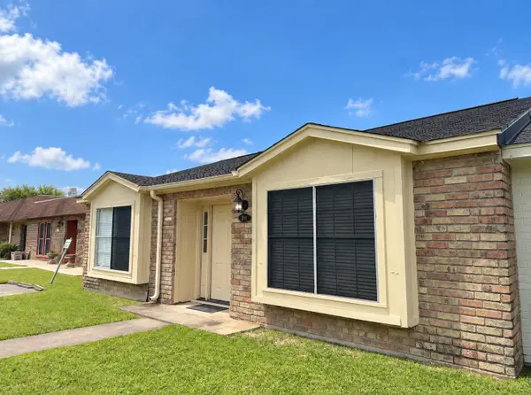 5830 Meadow Way, Beaumont, TX 77707
