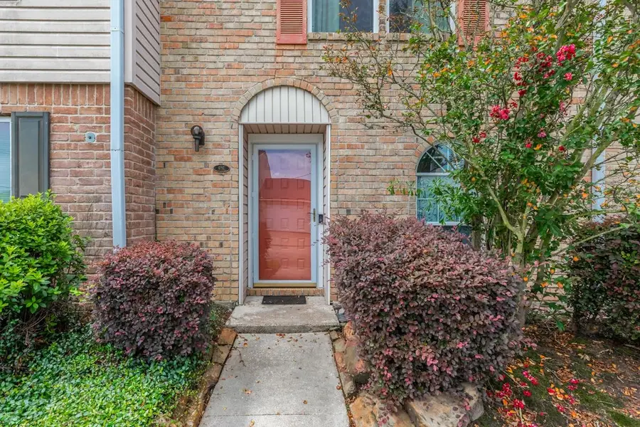 916 Park Meadow Dr, Beaumont, TX 77706 - #2