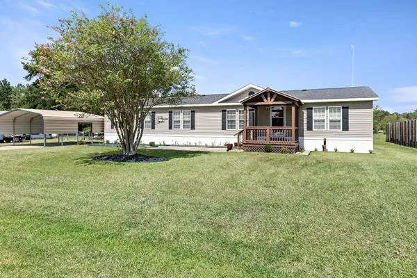 5580 Paradise Dr, Lumberton, TX 77657-7661
