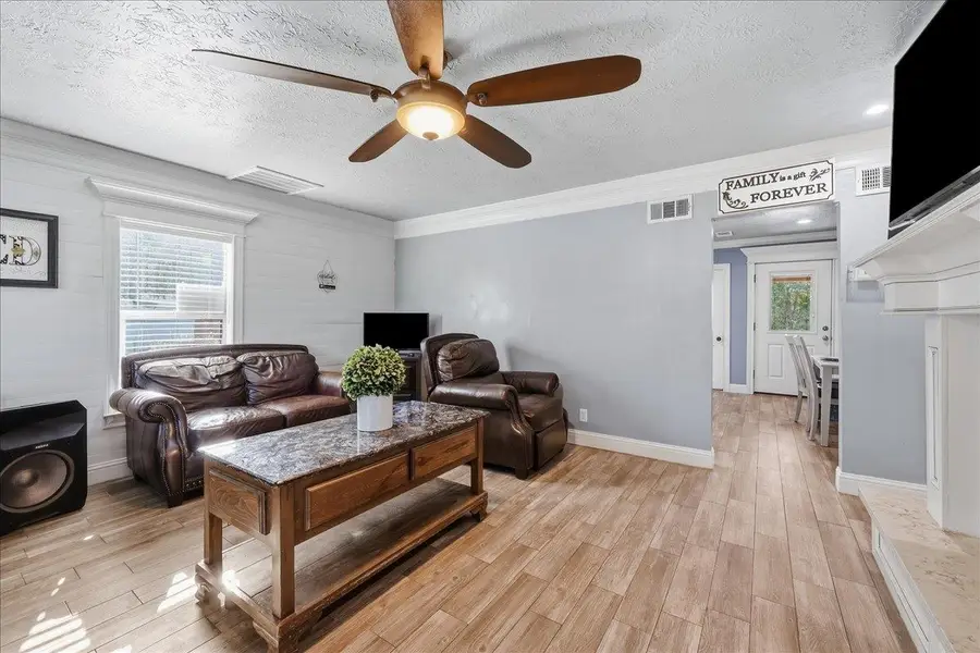 8245 Broussard Rd, Beaumont, TX 77713 - #3