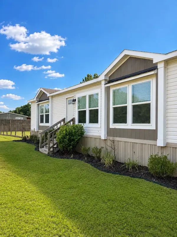 6880 N fawn Dr, Lumberton, TX 77657