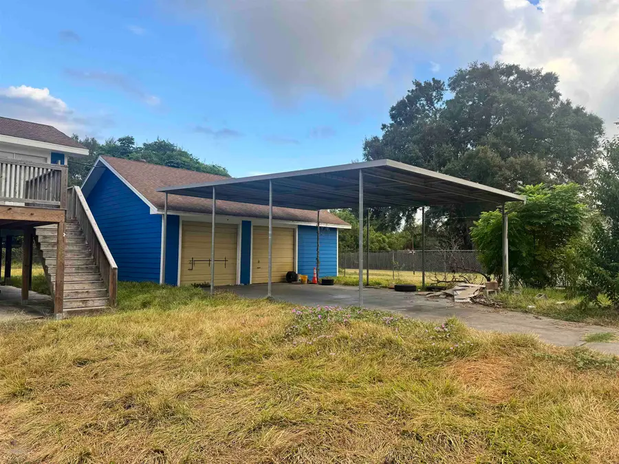 924 Avenue E, Nederland, TX 77627 - #3