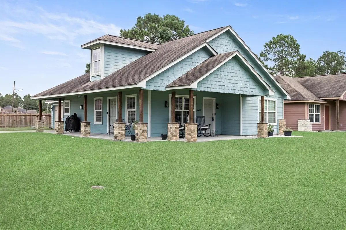 6601 Palace Dr, Lumberton, TX 77657 - #1
