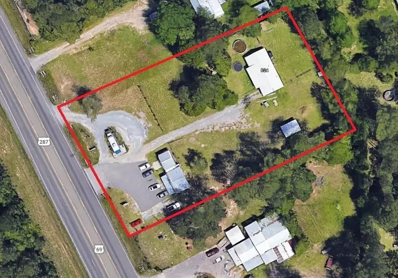 618 N LHS Dr, Kountze, TX 77625 - #1