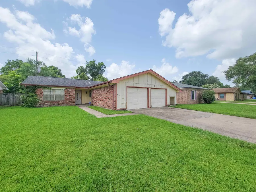 8875 Casey Dr, Beaumont, TX 77707 - #2