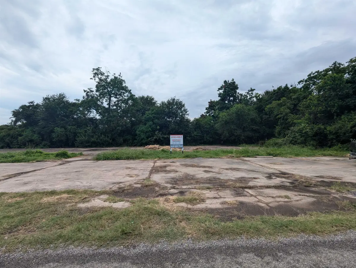 6131 Jefferson, Groves, TX 77619 - #1