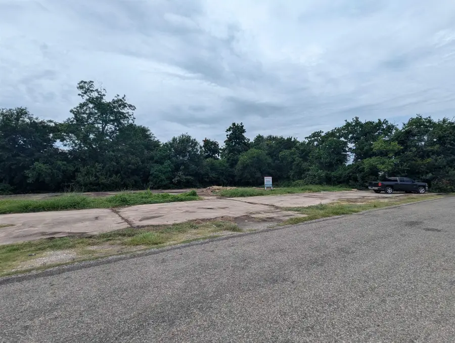 6131 Jefferson, Groves, TX 77619 - #3