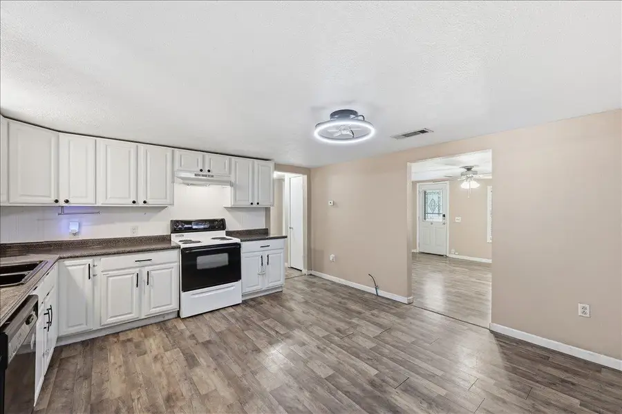1935 Wescalder, Beaumont, TX 77707 - #3