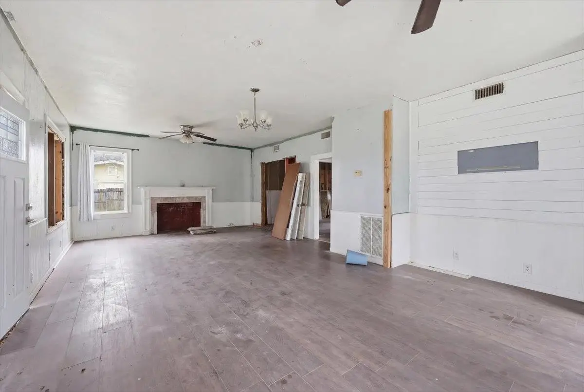 275 Thomas Road, Lumberton, TX 77657 - #1