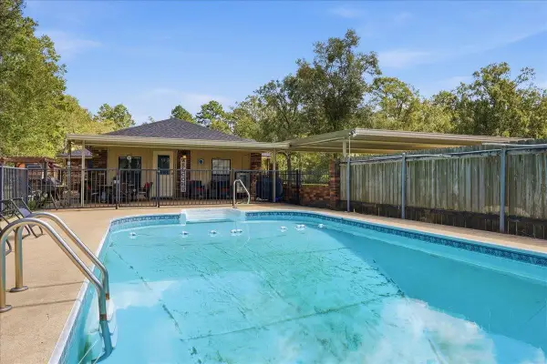 915 Strickland, Vidor, TX 77662