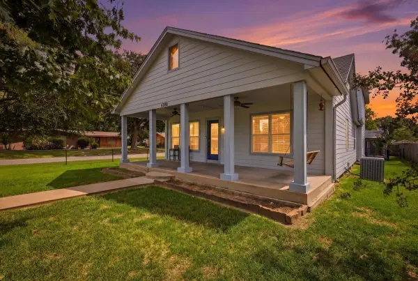 3698 Madison Blvd., Groves, TX 77619