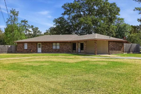 3040 Shivers, Vidor, TX 77662