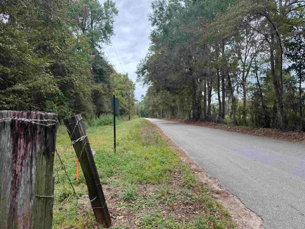 000 Four Oaks Ranch Rd, Vidor, TX 77662 - #1