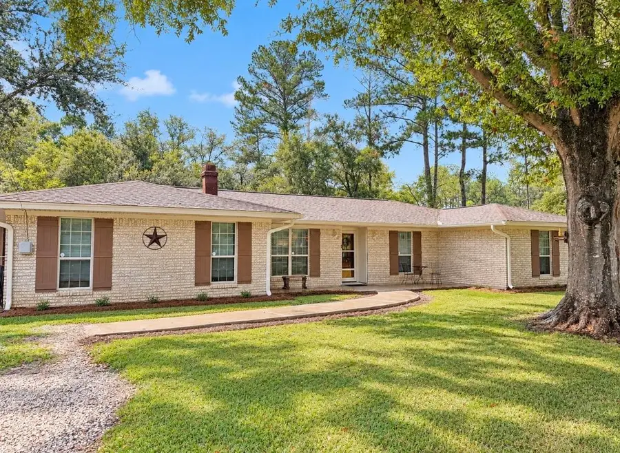 4392 Fox Meadows Rd, Silsbee, TX 77656 - #3