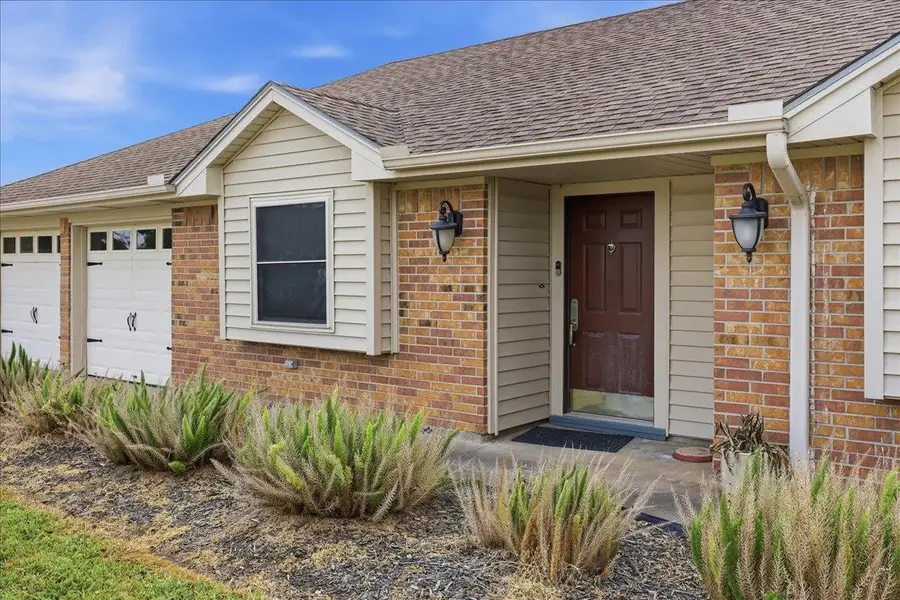4460 Beale St, Beaumont, TX 77705 - #2