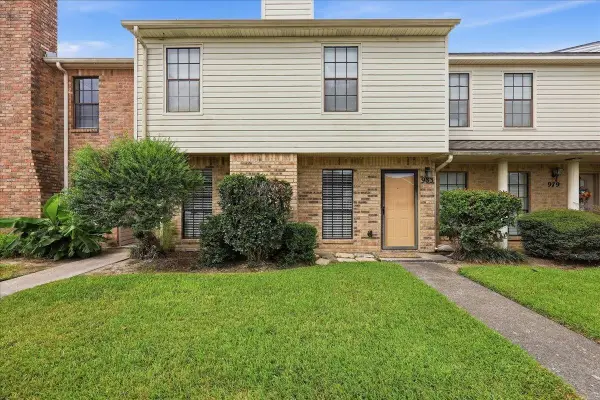 983 Sunmeadow Dr., Beaumont, TX 77706