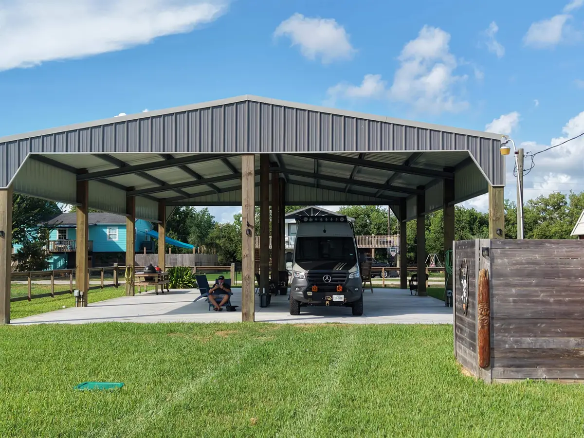 1056 Melody Ln, Crystal Beach, TX 77650 - #1
