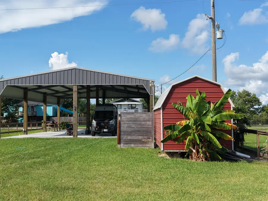 1056 Melody Ln, Crystal Beach, TX 77650 - #3