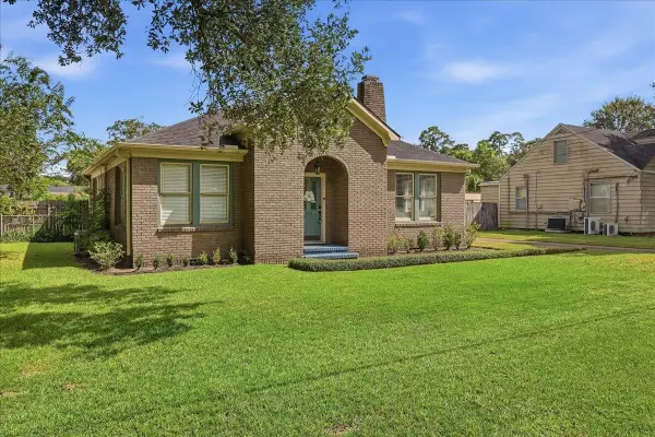 1116 East Dr, Beaumont, TX 77706
