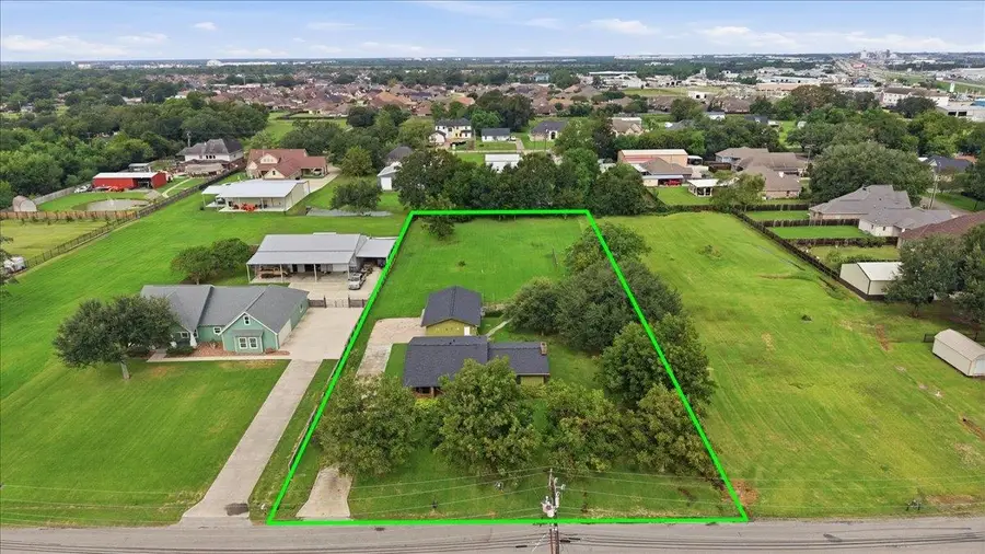 7966 VITERBO RD, Nederland, TX 77627-0000 - #2