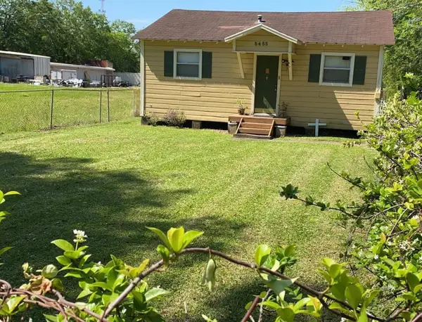 5455 pine burr, Beaumont, TX 77708