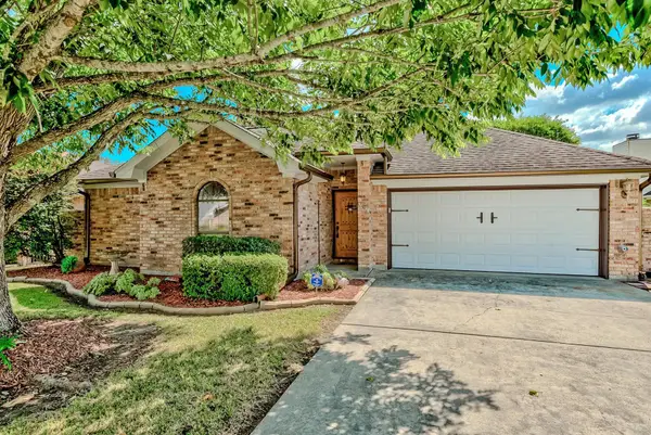 325 Castle Drive, Port Neches, TX 77651