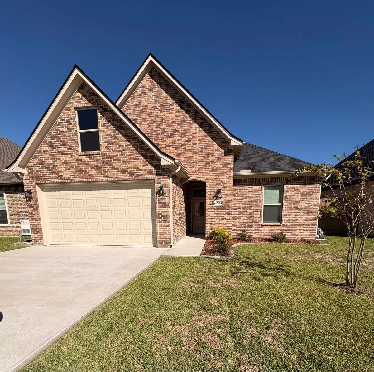 2114 Armstrong Ave, Port Neches, TX 77651 - #1