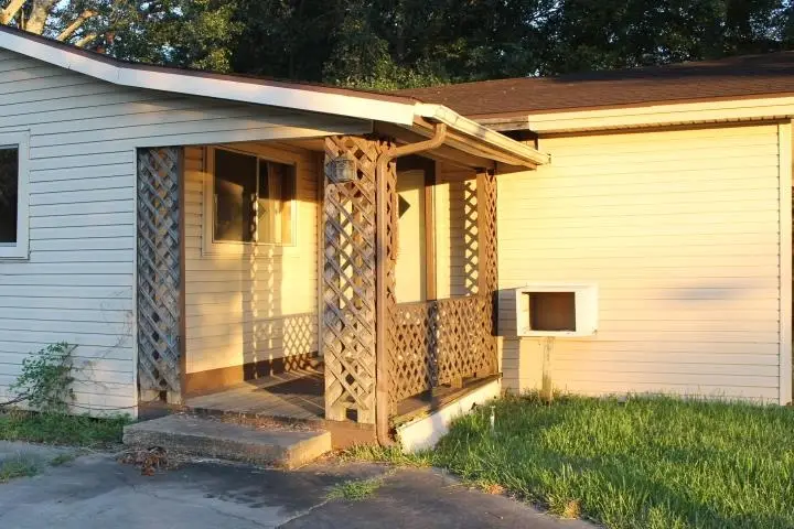 3512 Central Dr, Nederland, TX 77627 - #2