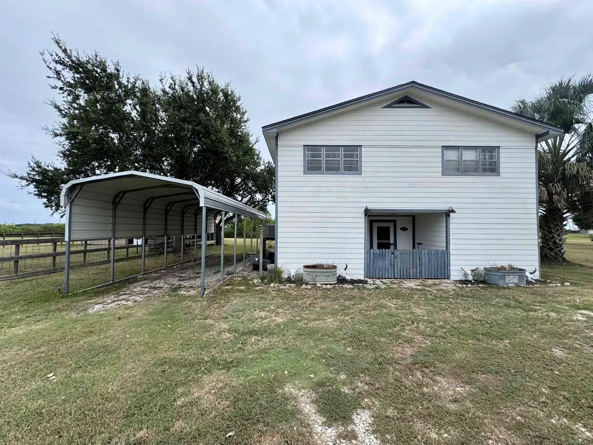 109 Ouisa, Anahuac, TX 77514 - #1