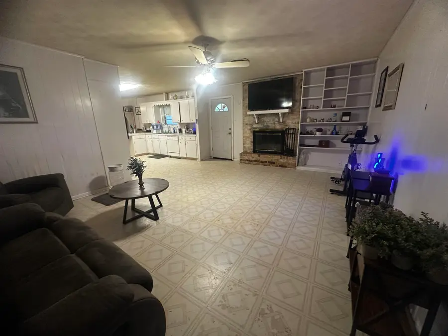 4690 Ridgewood Ave, Beaumont, TX 77708 - #3