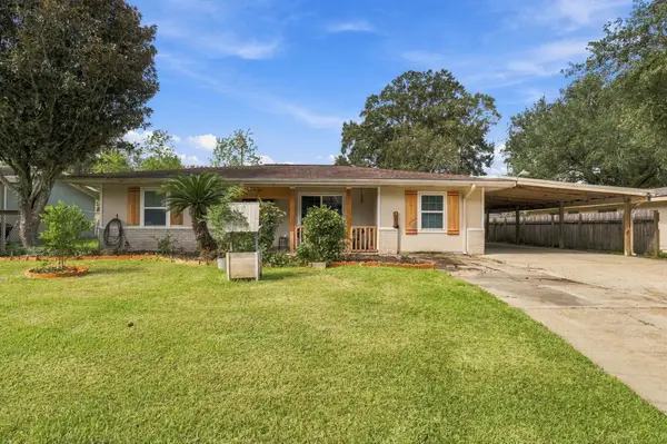 290 Triangle Dr, Vidor, TX 77662