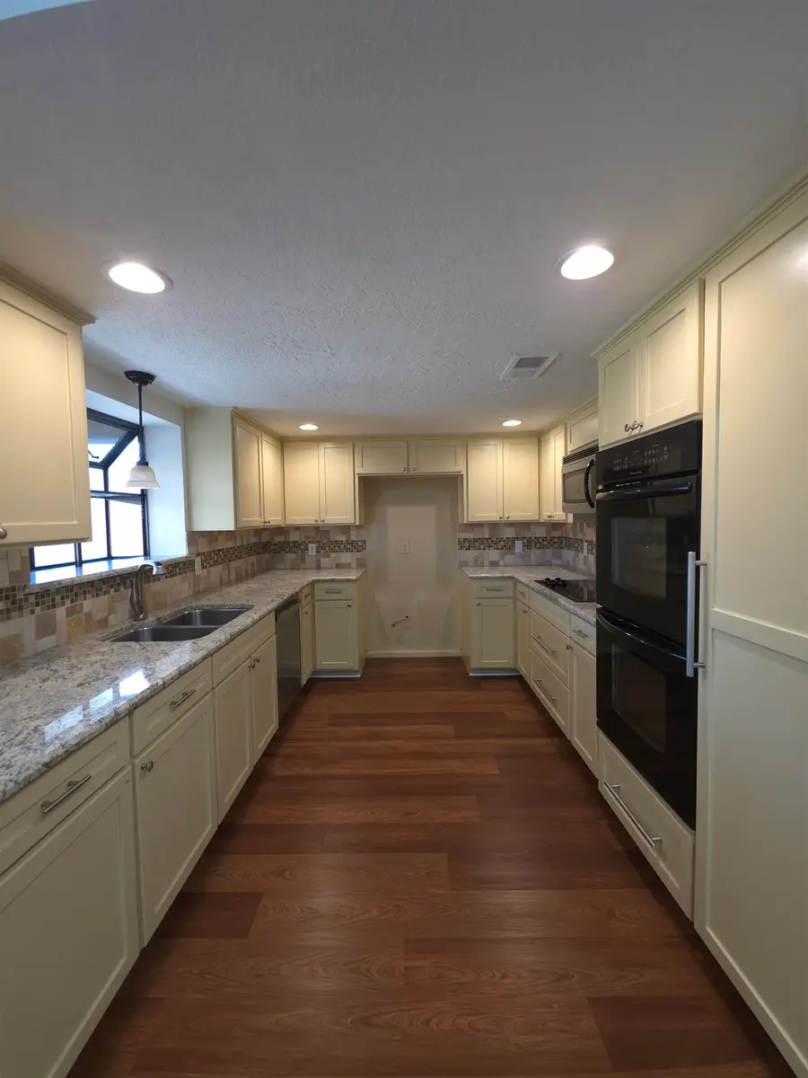 7008 Limerick Dr., Beaumont, TX 77706 - #2