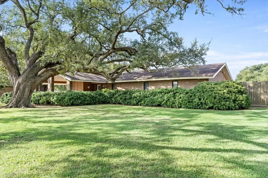 9004 Oak Vista, Orange, TX 77630 - #3