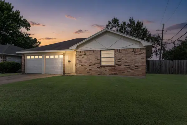 5150 Dawn Dr, Beaumont, TX 77706