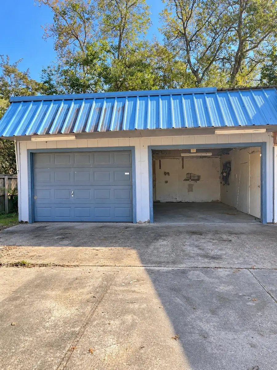 1025 Church St., Vidor, TX 77662-0000 - #2