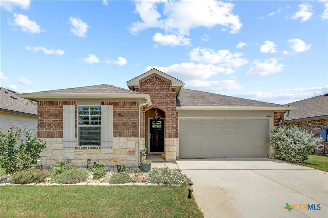 1405 Parkwood, Seguin, TX 78155 - #1