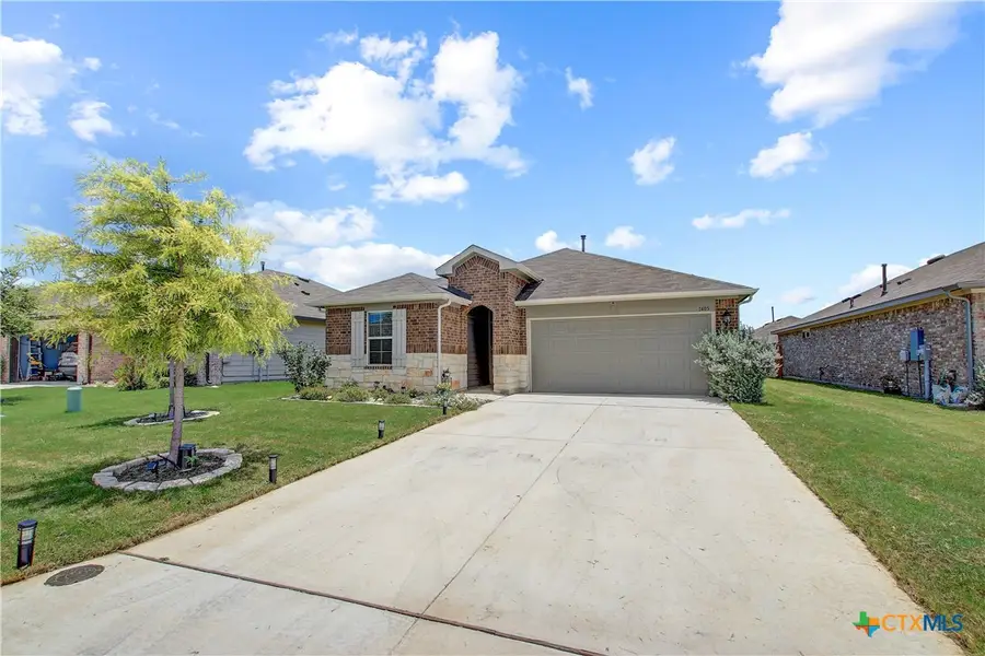 1405 Parkwood, Seguin, TX 78155 - #3