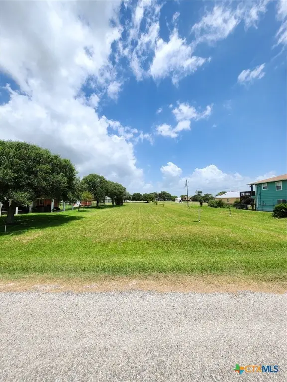 853 Swallow Drive, Palacios, TX 77465 - Image #2