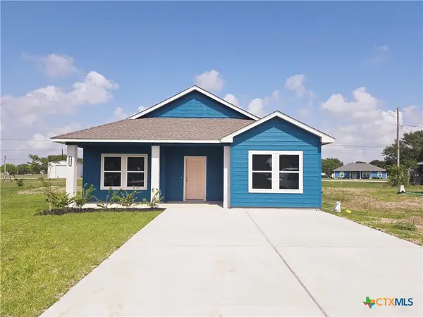 607 W Bayshore Drive, Palacios, TX 77465