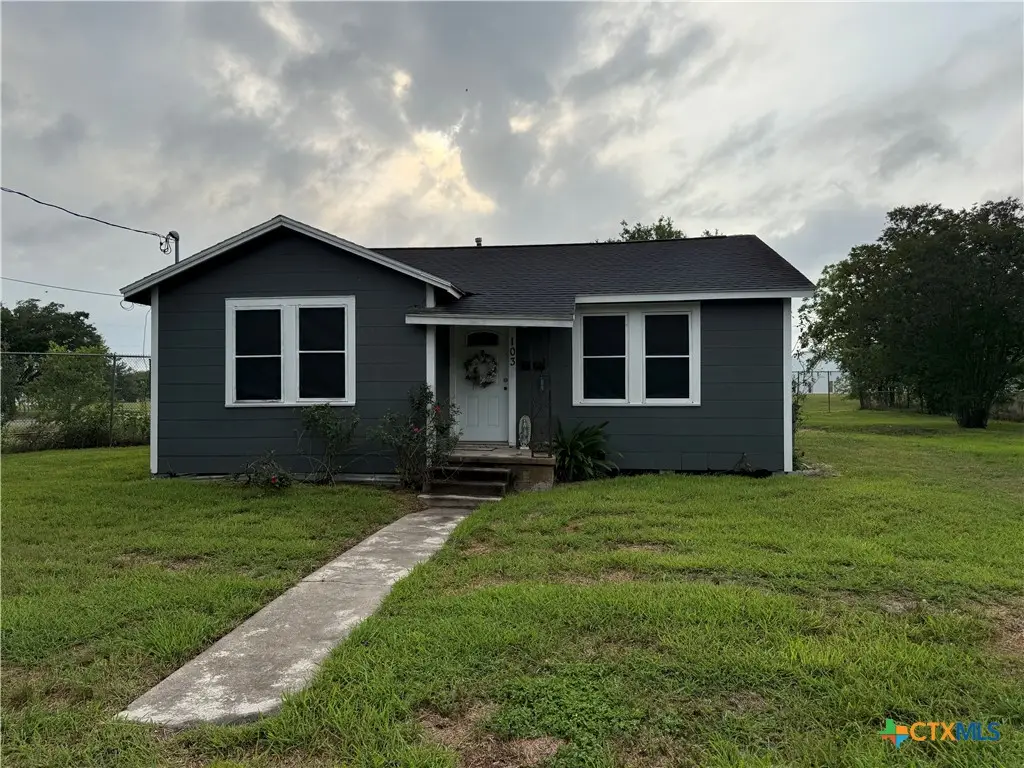 103 Avenue C, Victoria, TX 77901 - #1