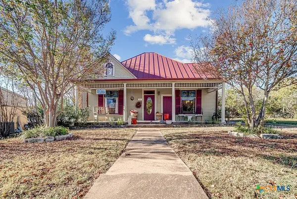 303 W Austin Street, Fredericksburg, TX 78624